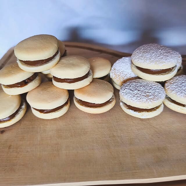 Alfajor de Maicena artesanal tasty sweets