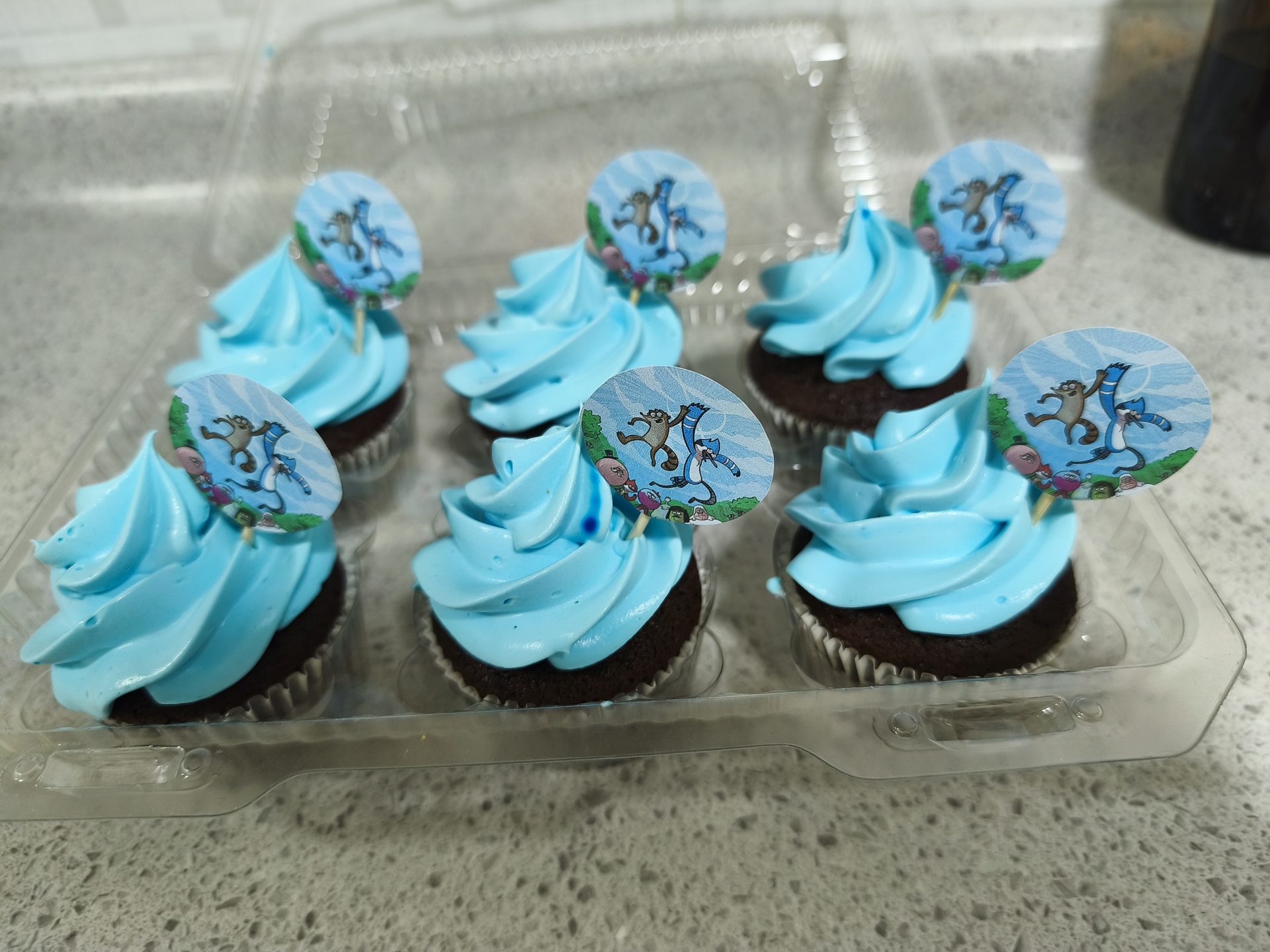 Cupcakes temáticos decorados a mano